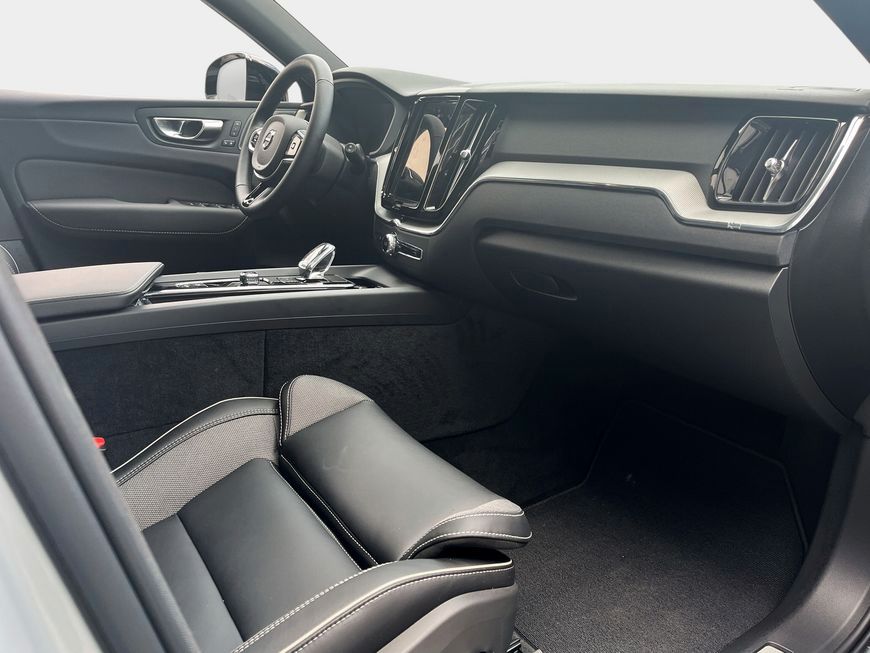 Volvo XC60 T6 AWD Plug-in Hybrid Plus Dark