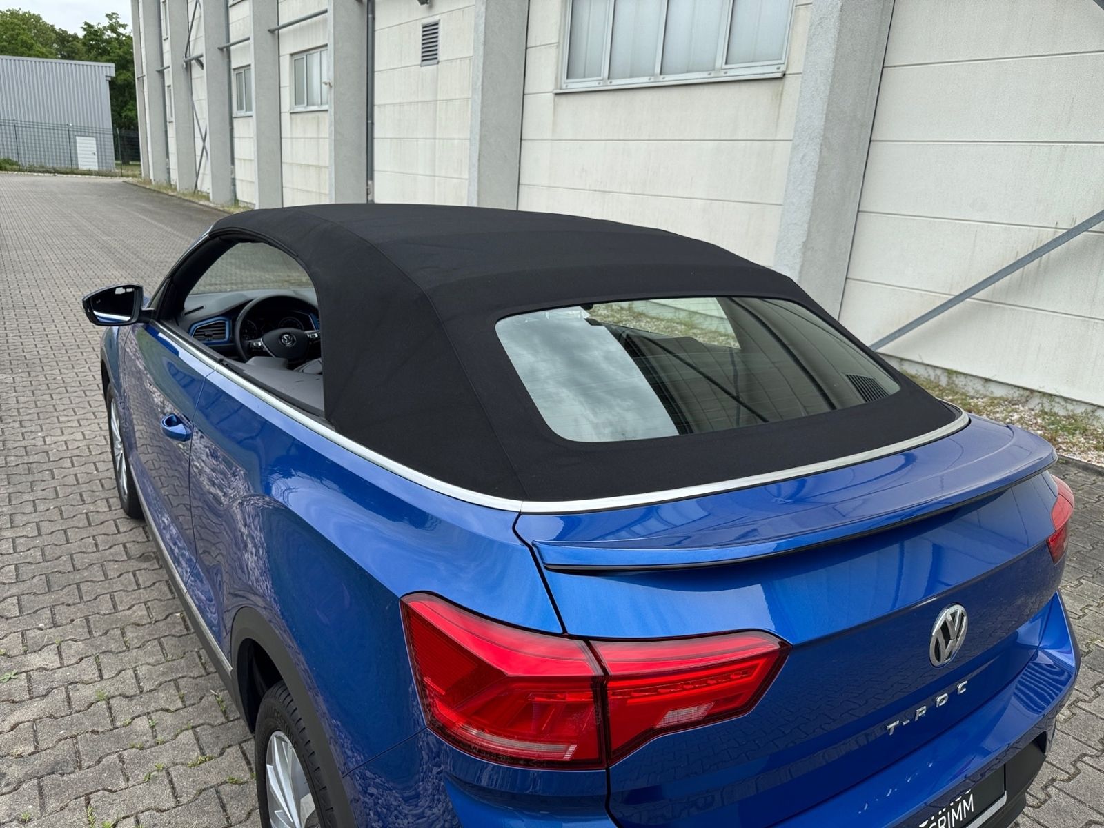 Volkswagen T-Roc 1.5 TSI Style - Samsaru's Car Outlet