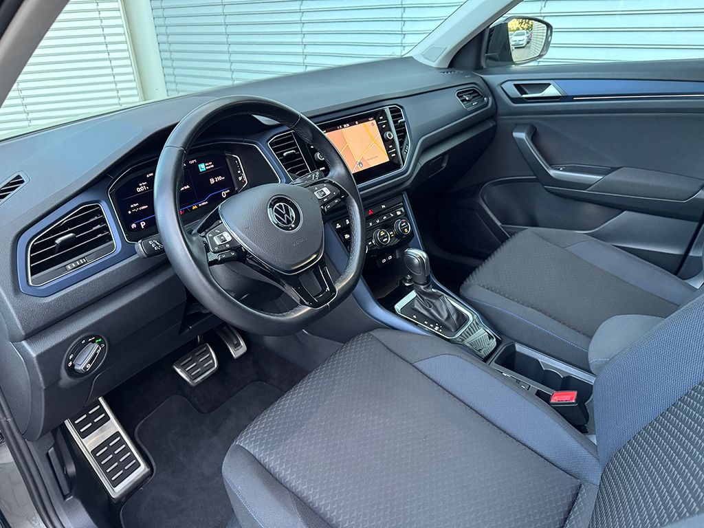 Volkswagen T-Roc 1.5 TSI DSG R-LINE - Samsaru's Car Outlet