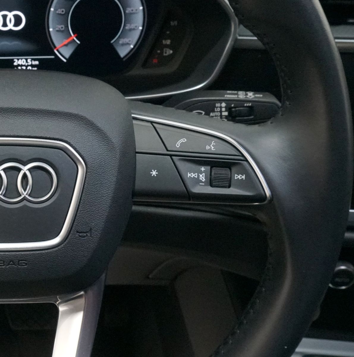 Audi Q3 Sportback 40 TDI quattro S line - Samsaru's Car Outlet