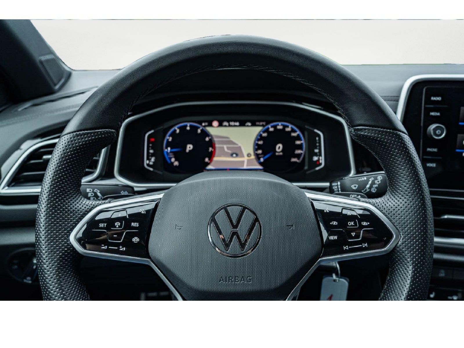 Volkswagen T-Roc R-Line 1.5 TSI DSG - Samsaru's Car Outlet