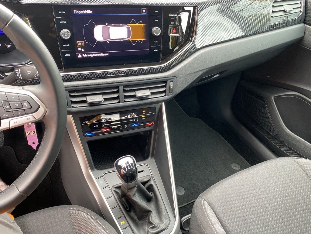 Volkswagen Taigo 1.0 TSI Life - Samsaru's Car Outlet