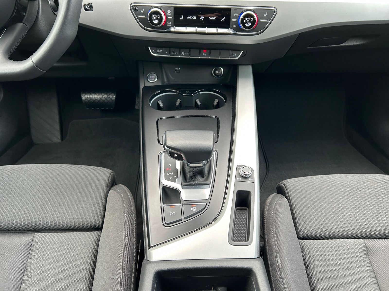 Audi A4 Avant 40 TDI S line - Samsaru's Car Outlet