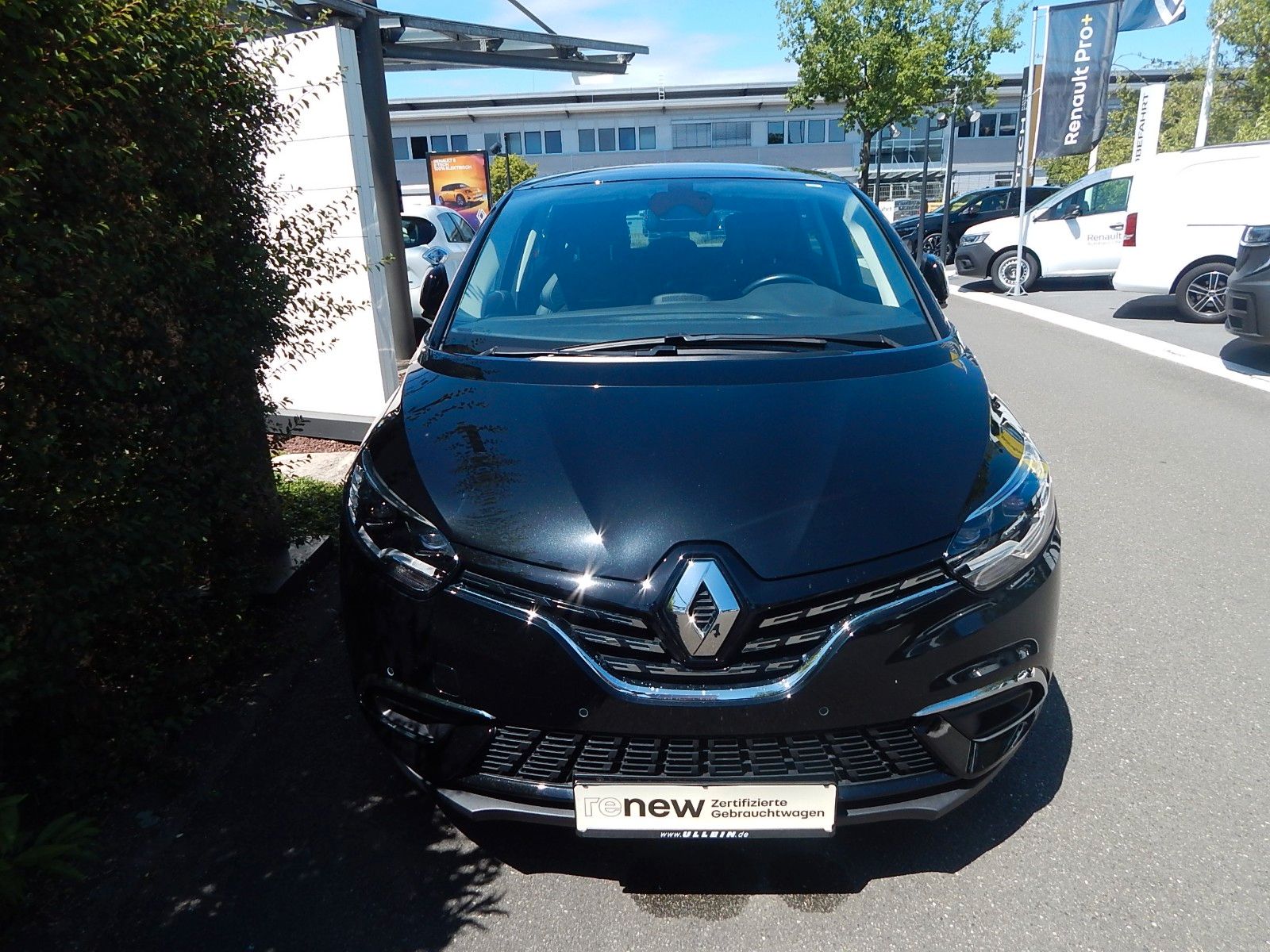 Renault Scenic TCe 140 Black Edition - Samsaru's Car Outlet