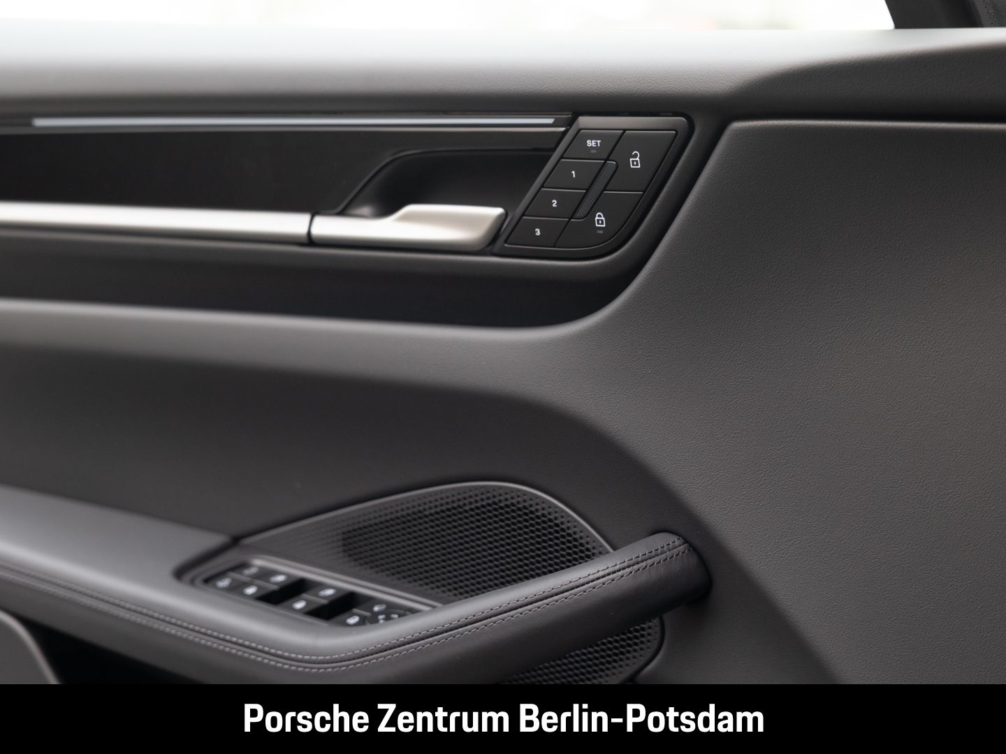 Porsche Macan - Samsaru's Car Outlet