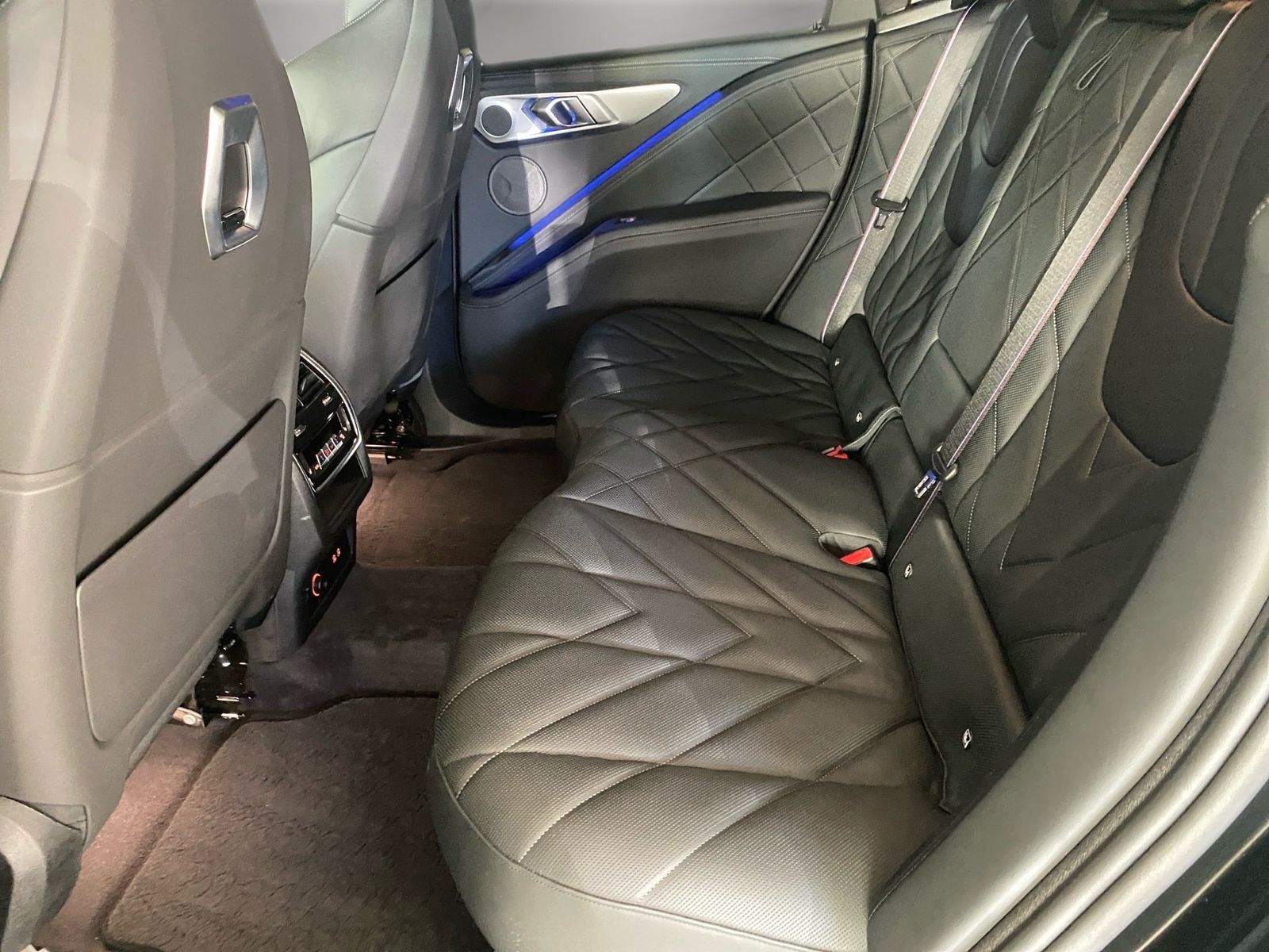 BMW XM Massage AHK Driv.Assist.Prof Harman/K Kamera