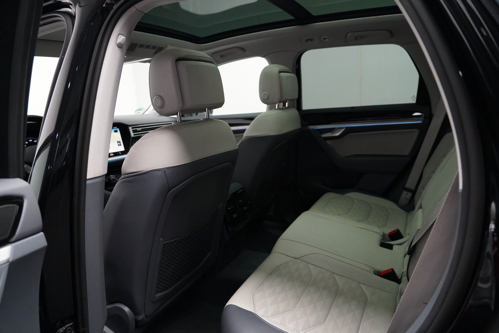 Volkswagen Touareg 3.0TDI 4M Elegance PANO 360 LUFT SOFT