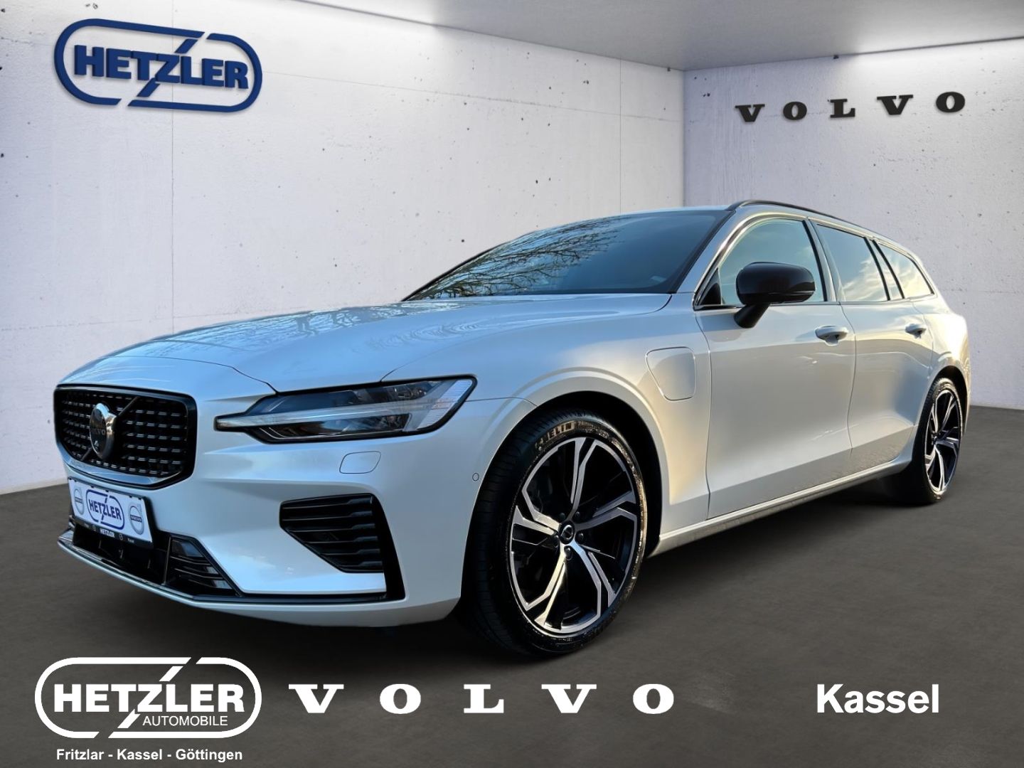 Volvo V60 Kombi Plus Dark Recharge Plug-In Hybrid AWD 