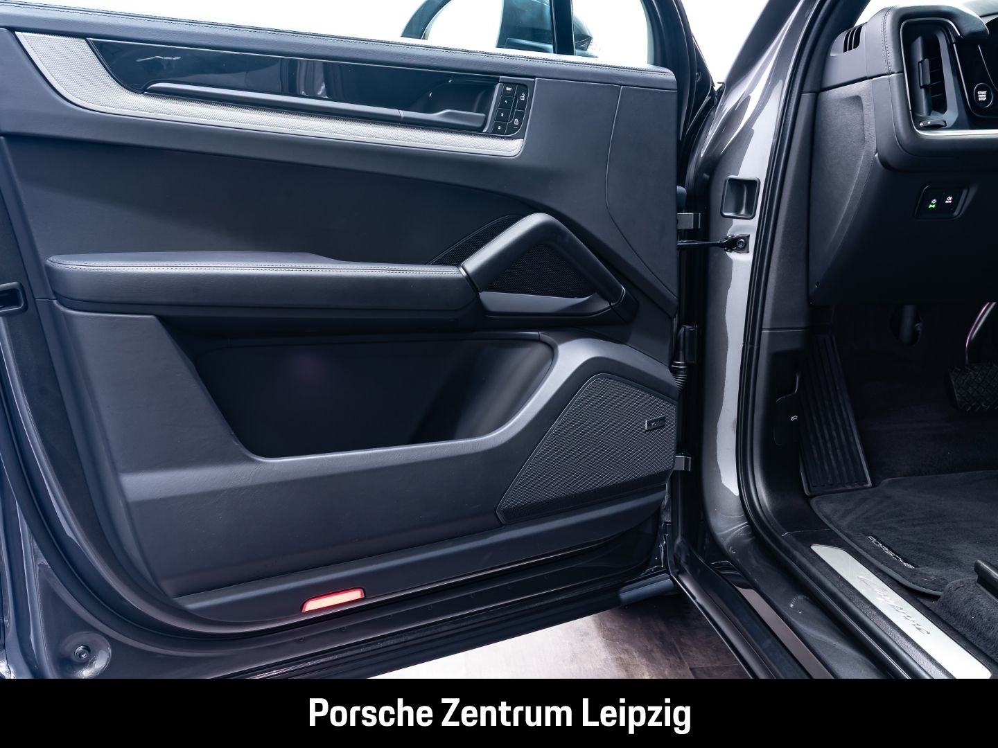 Porsche Cayenne E-Hybrid Sportabgas HeadUp Massage ACC