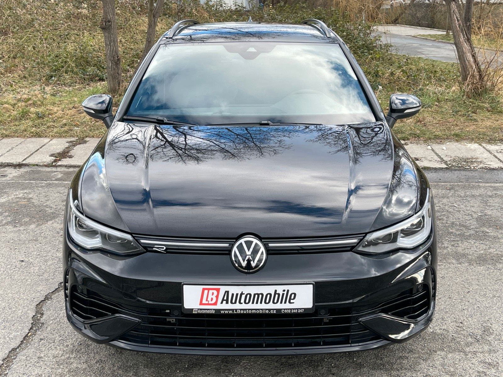 Volkswagen Golf R Variant 2.0TSi 4Motion DSG - Samsaru's Car Outlet