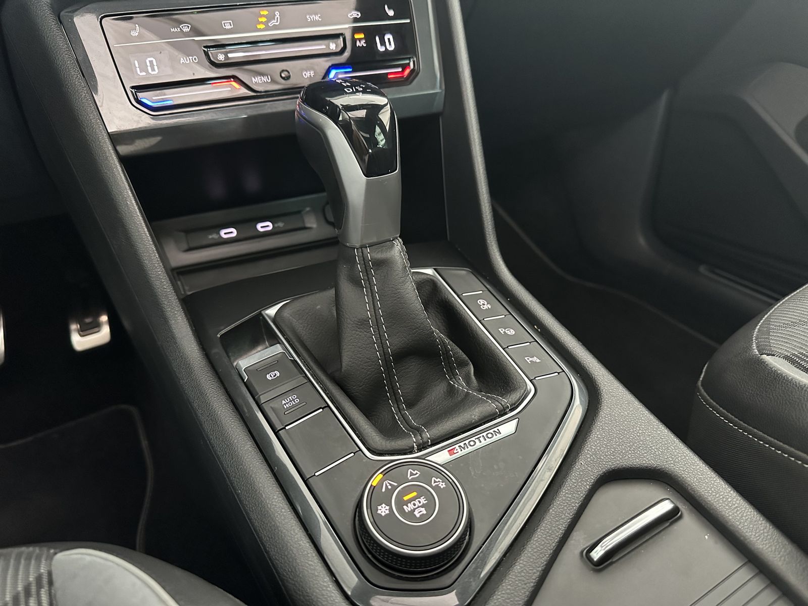 Volkswagen Tiguan R-Line 4M - Samsaru's Car Outlet