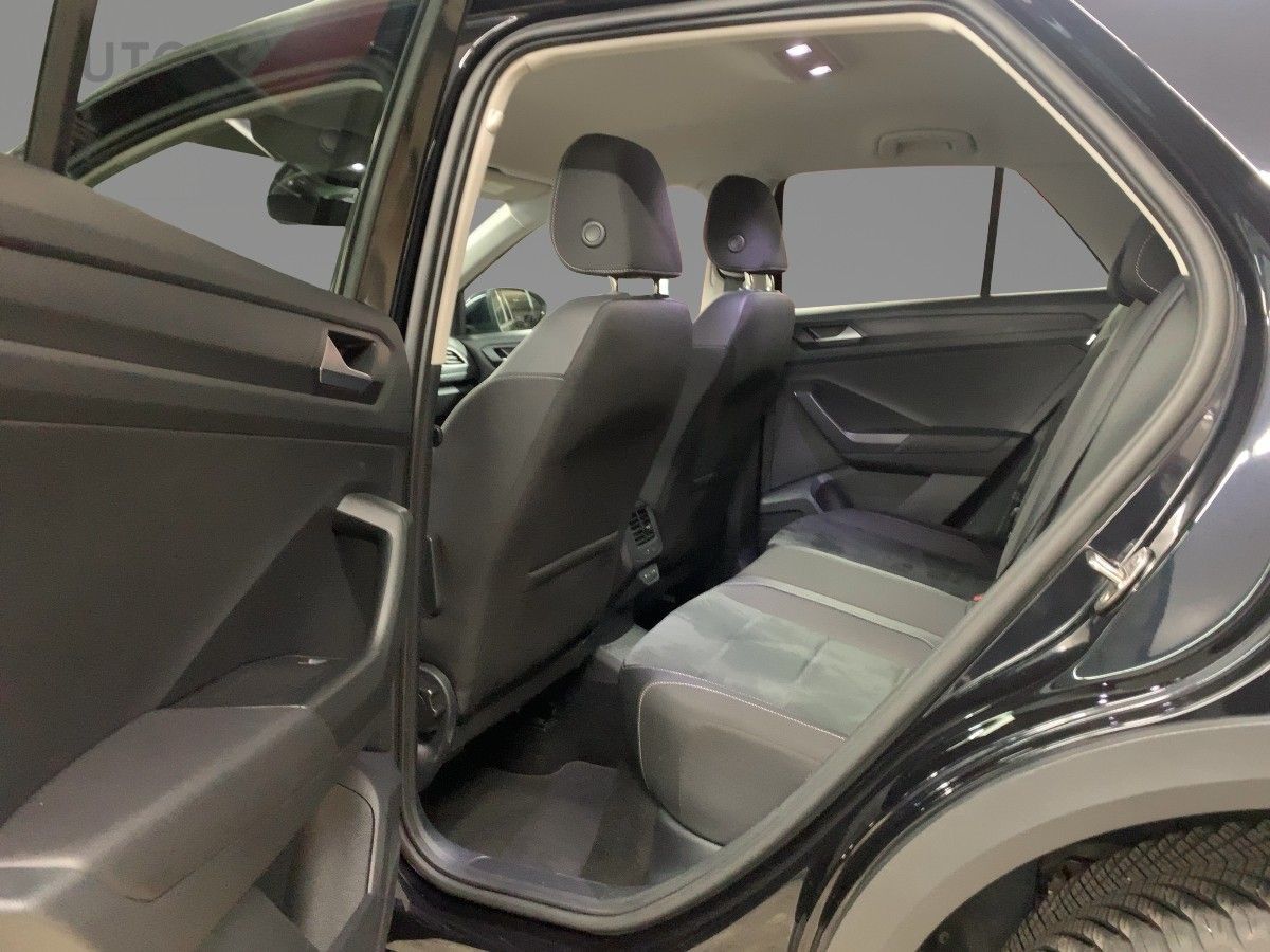 Volkswagen T-Roc 1.0 TSI Style - Samsaru's Car Outlet