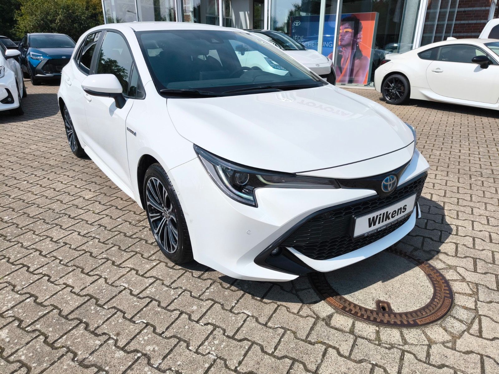 Toyota Corolla Hybrid - Samsaru's Car Outlet