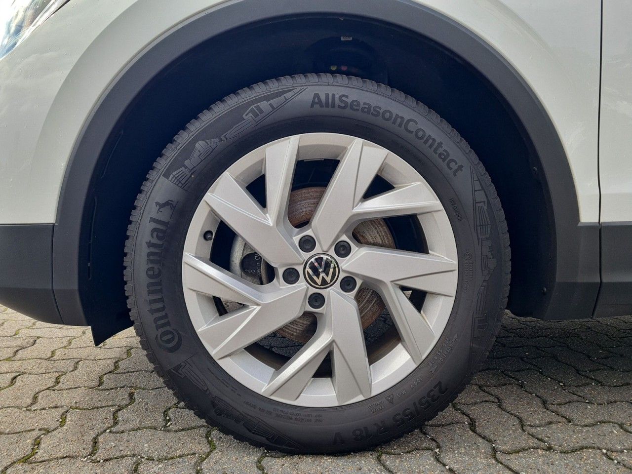 Volkswagen Tiguan 1.5 TSI Life - Samsaru's Car Outlet