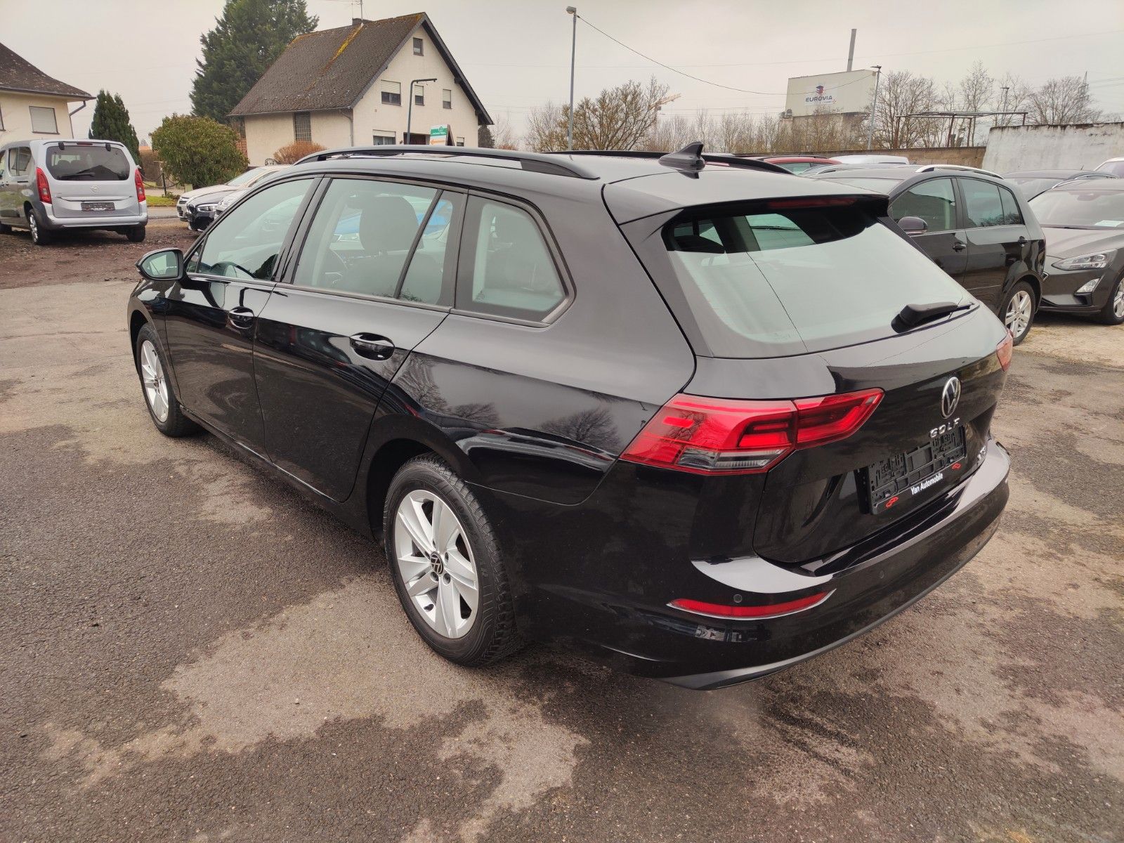 Volkswagen Golf VIII Variant Life eTSI DSG - Samsaru's Car Outlet