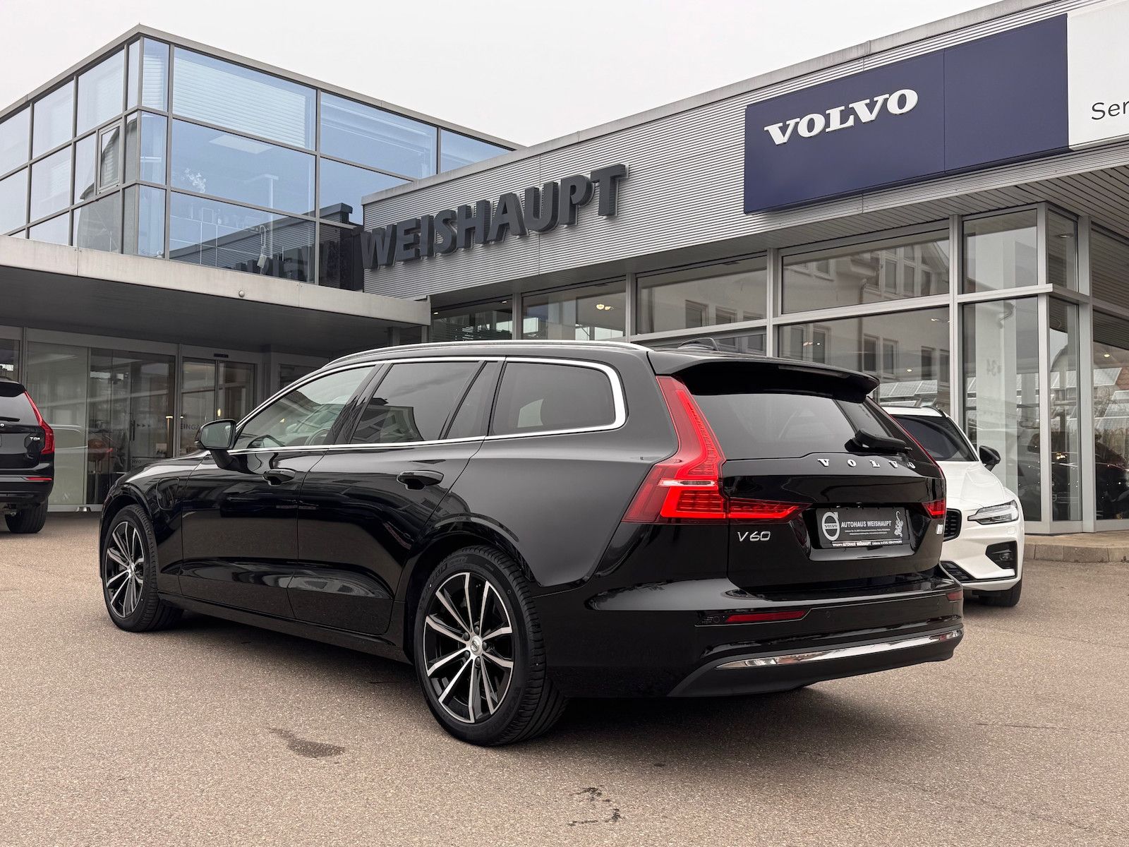 Volvo V60 T6*AWD*Recharge*AHK*Leder*Winterpaket*Keyles