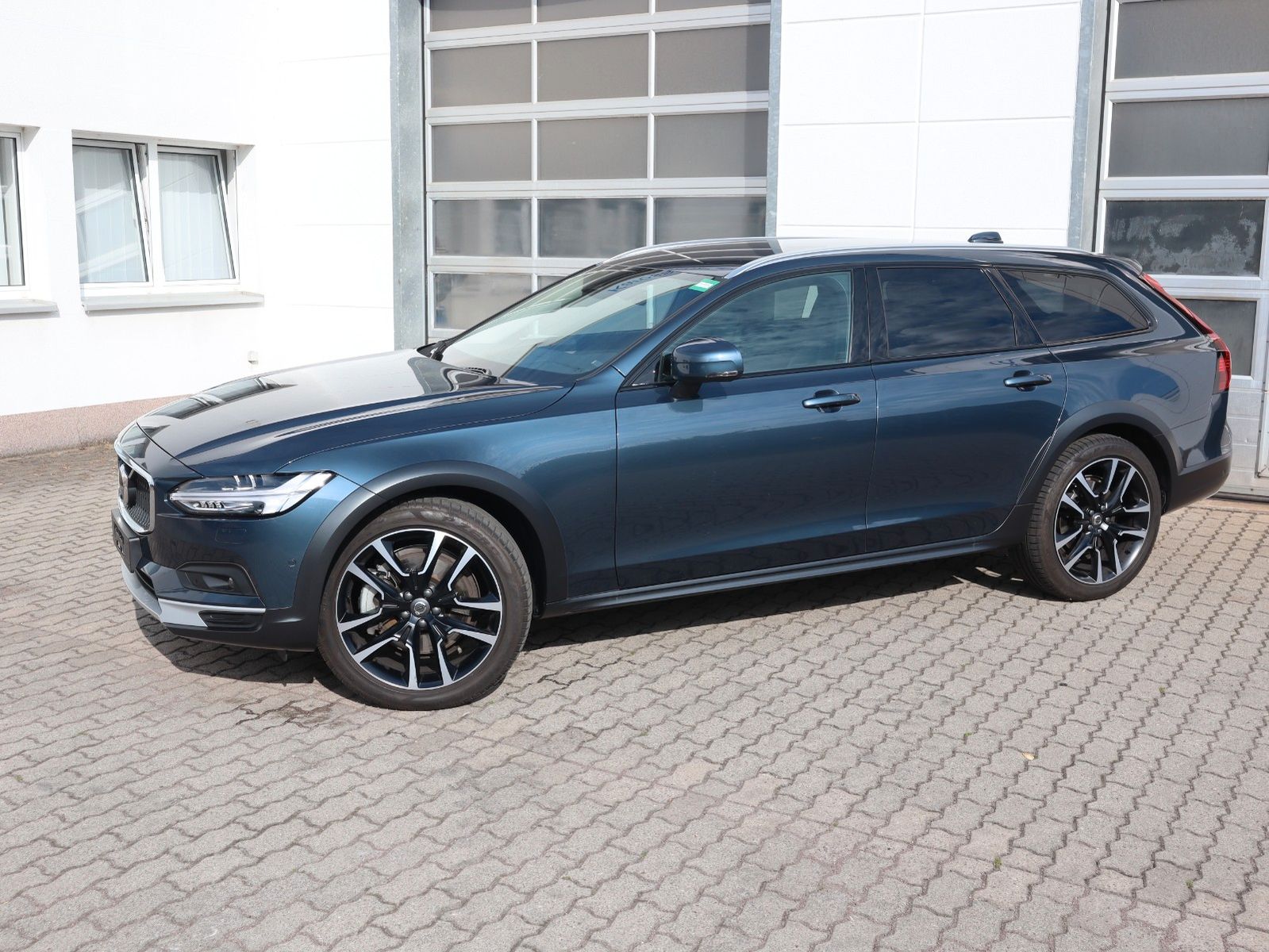 Volvo V90 Cross Country Plus B5 AWD*Standh*AHK*360°