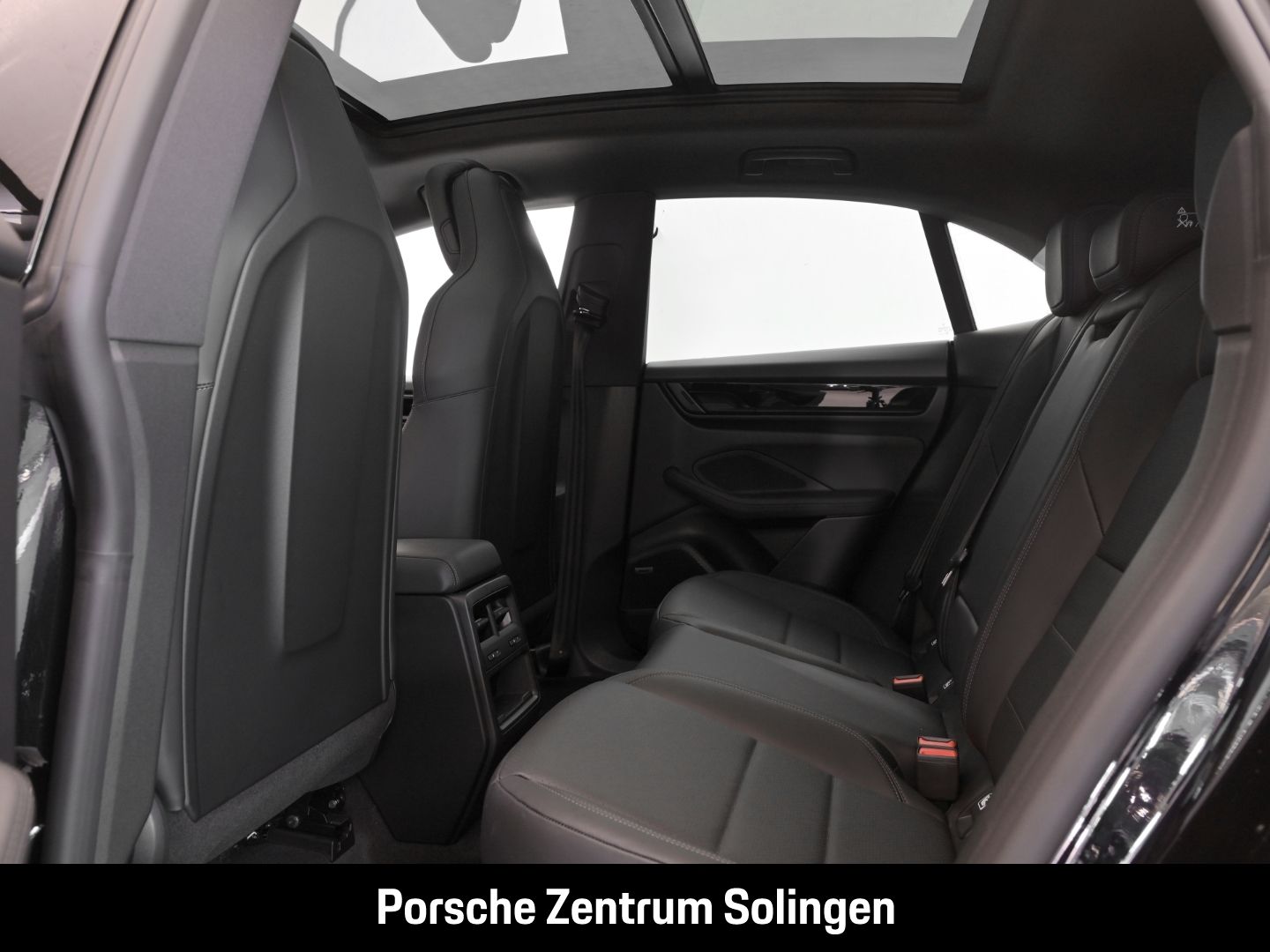 Porsche Macan 4S - Samsaru's Car Outlet