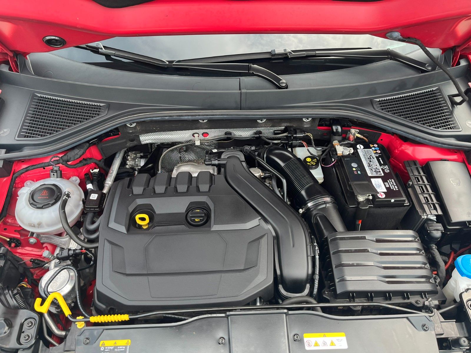 Volkswagen T-Roc 1.5 TSI DSG UNITED - Samsaru's Car Outlet