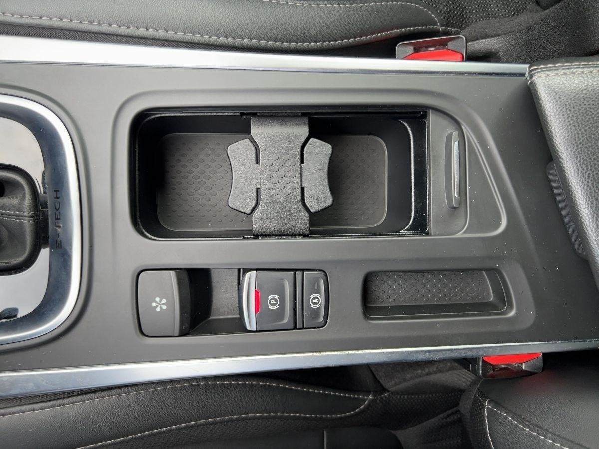 Renault Megane E-TECH INTENS PLUG-IN - Samsaru's Car Outlet
