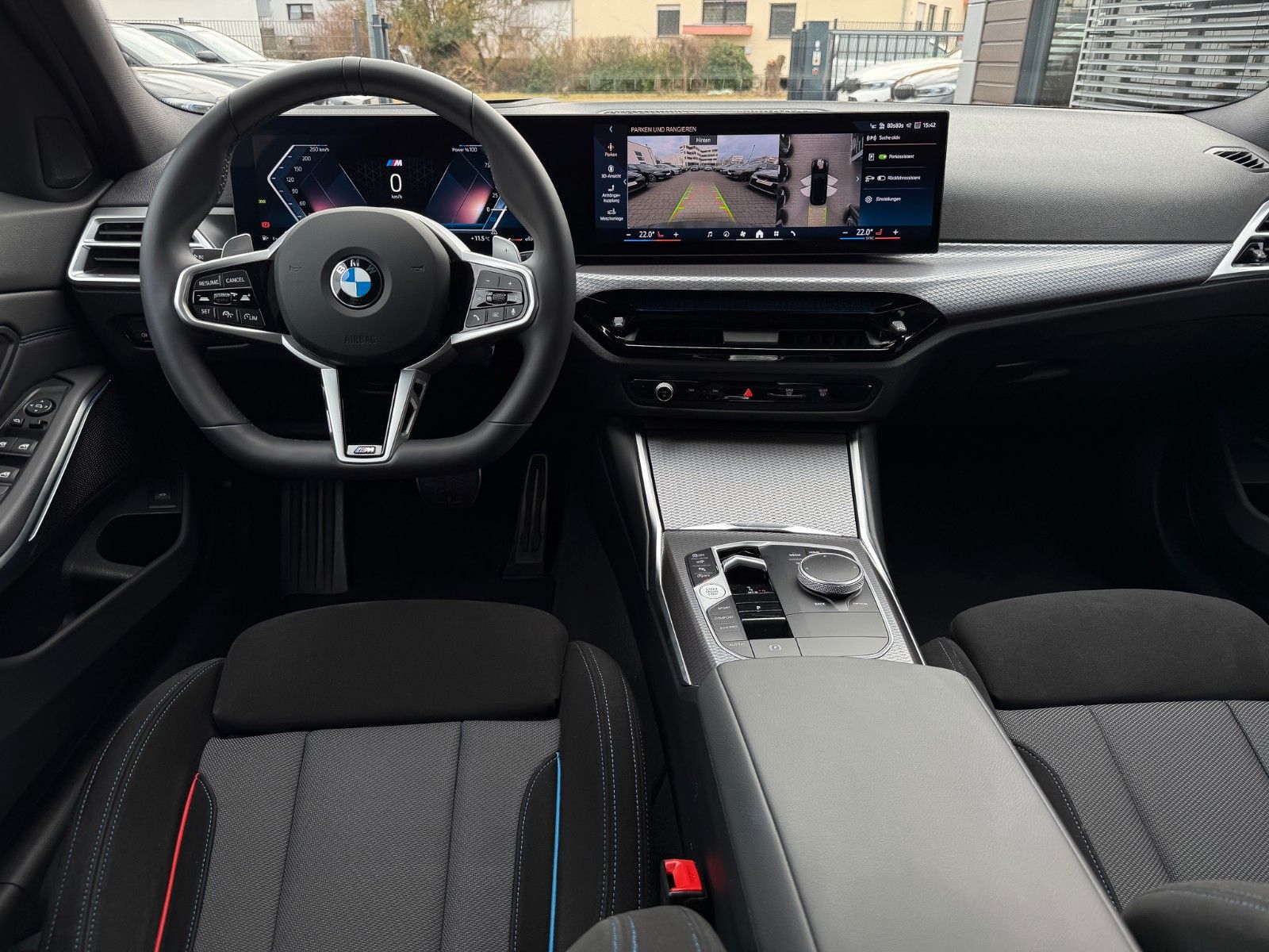 BMW 320i M Sport 18" HuD AHK ACC 360° hifi LED+