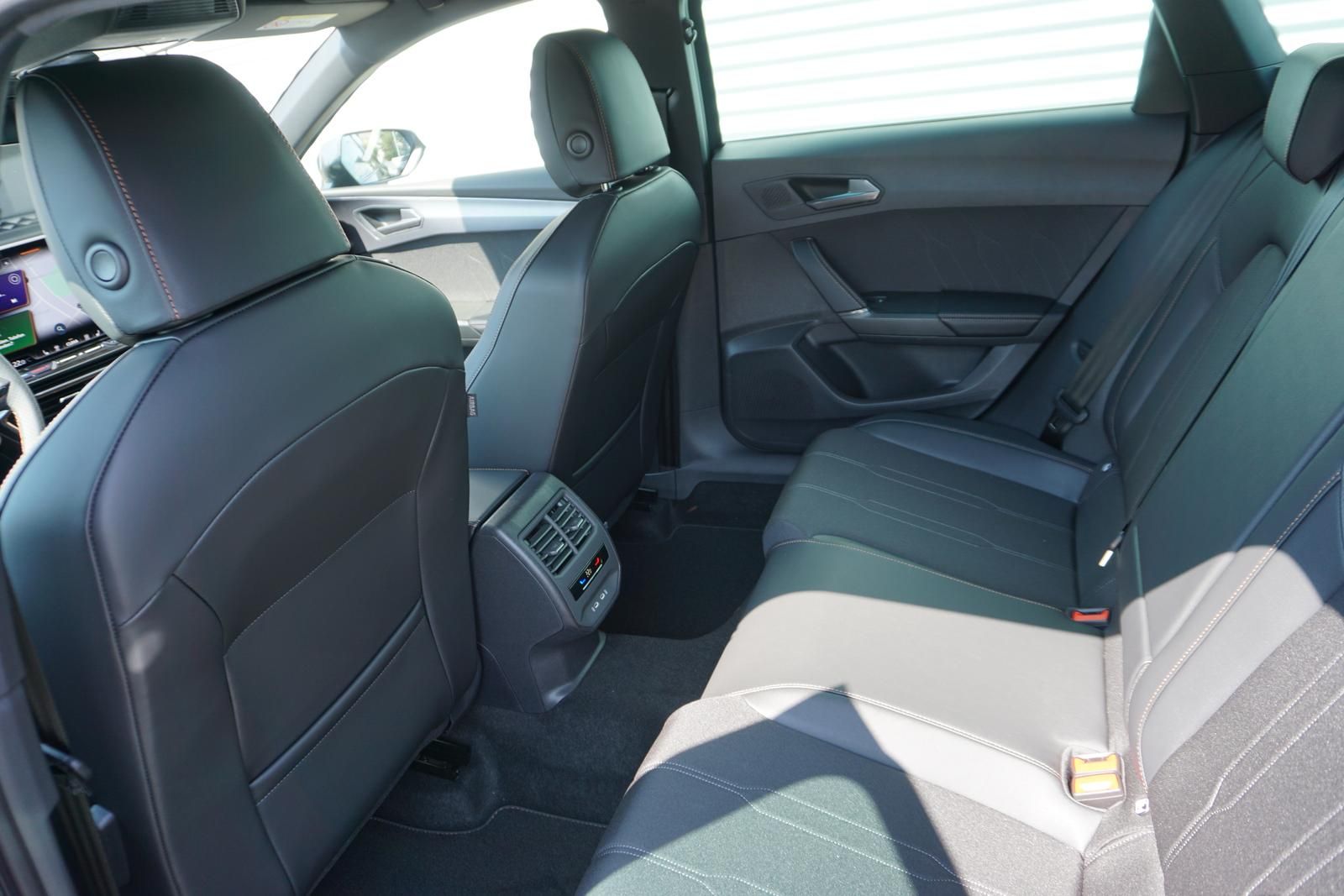 Cupra Leon Sportstourer 1.5 eTSI DSG - Samsaru's Car Outlet