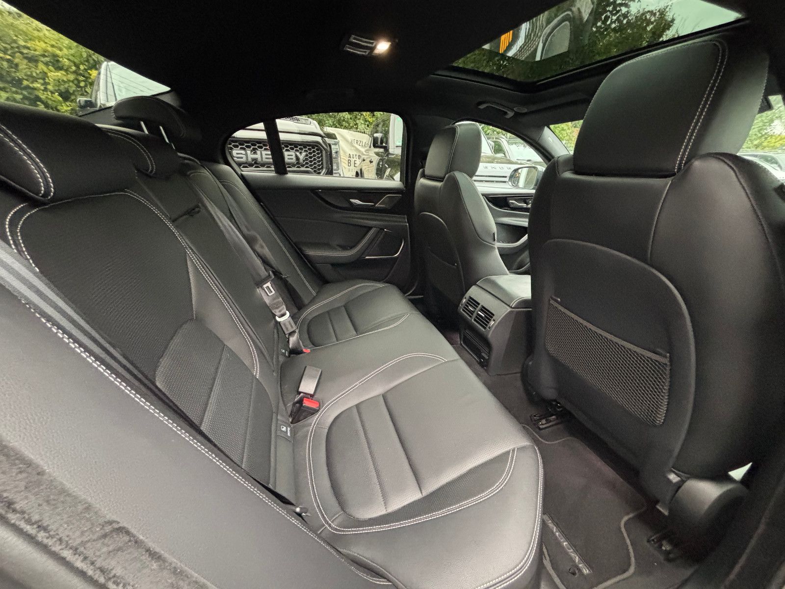 Jaguar XE R-Dynamic Black/360''KAM/PANO/EXCLUSIV/MERIDI