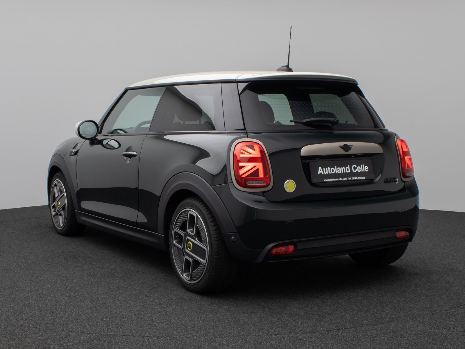 MINI COOPER SE Resolute Edition - Samsaru's Car Outlet