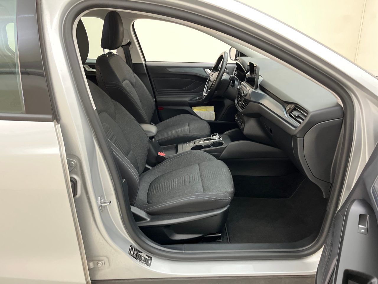 Ford Focus 1.5 EcoBlue Active - Samsaru's Car Outlet