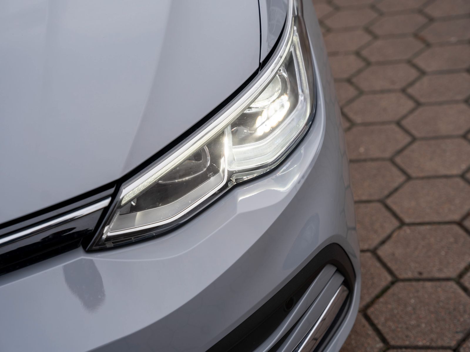 Volkswagen Golf Variant MOVE 1.0 Life - Samsaru's Car Outlet