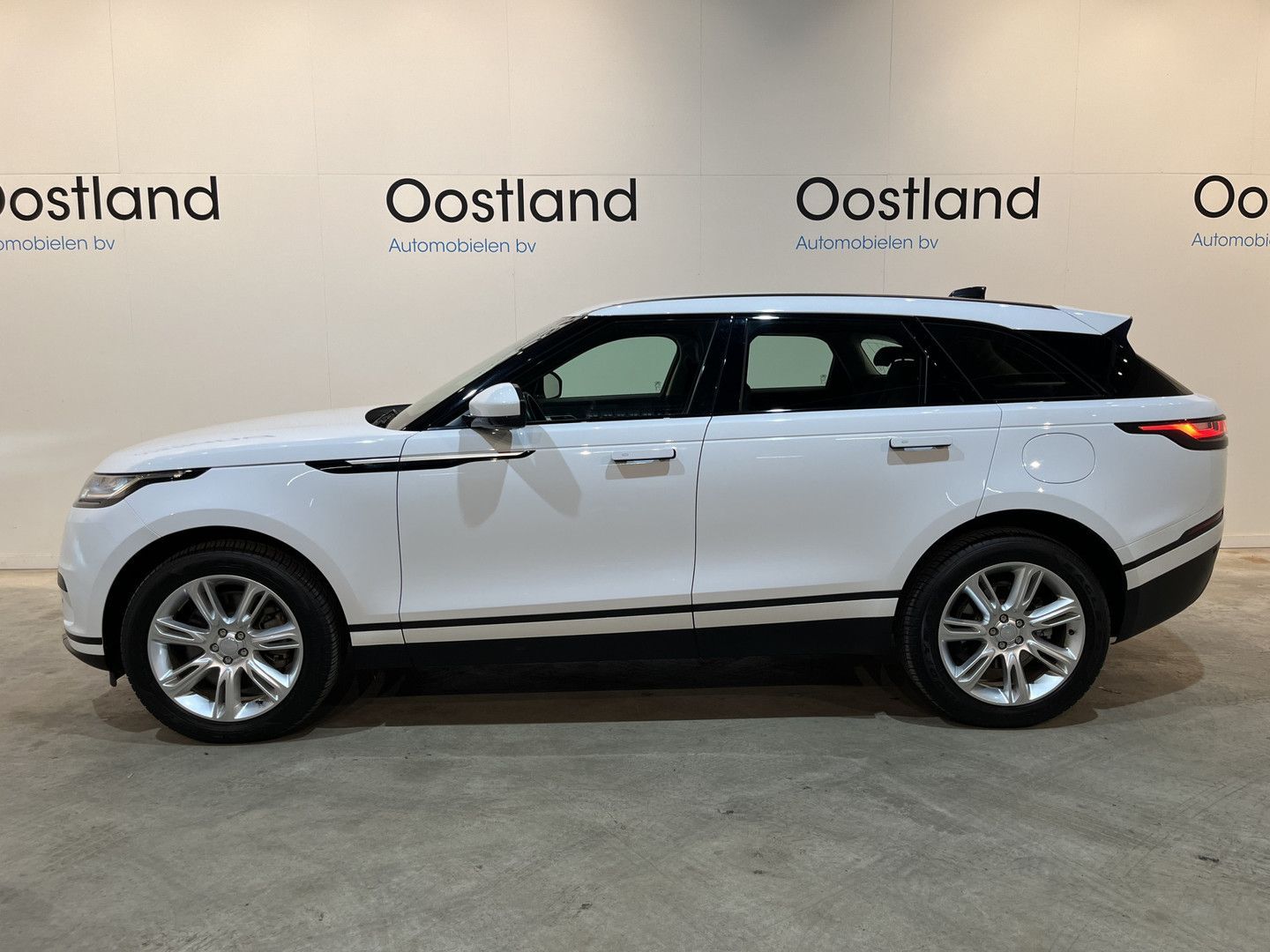 Range Rover Velar 2.0 P400e AWD PHEV - Samsaru's Car Outlet