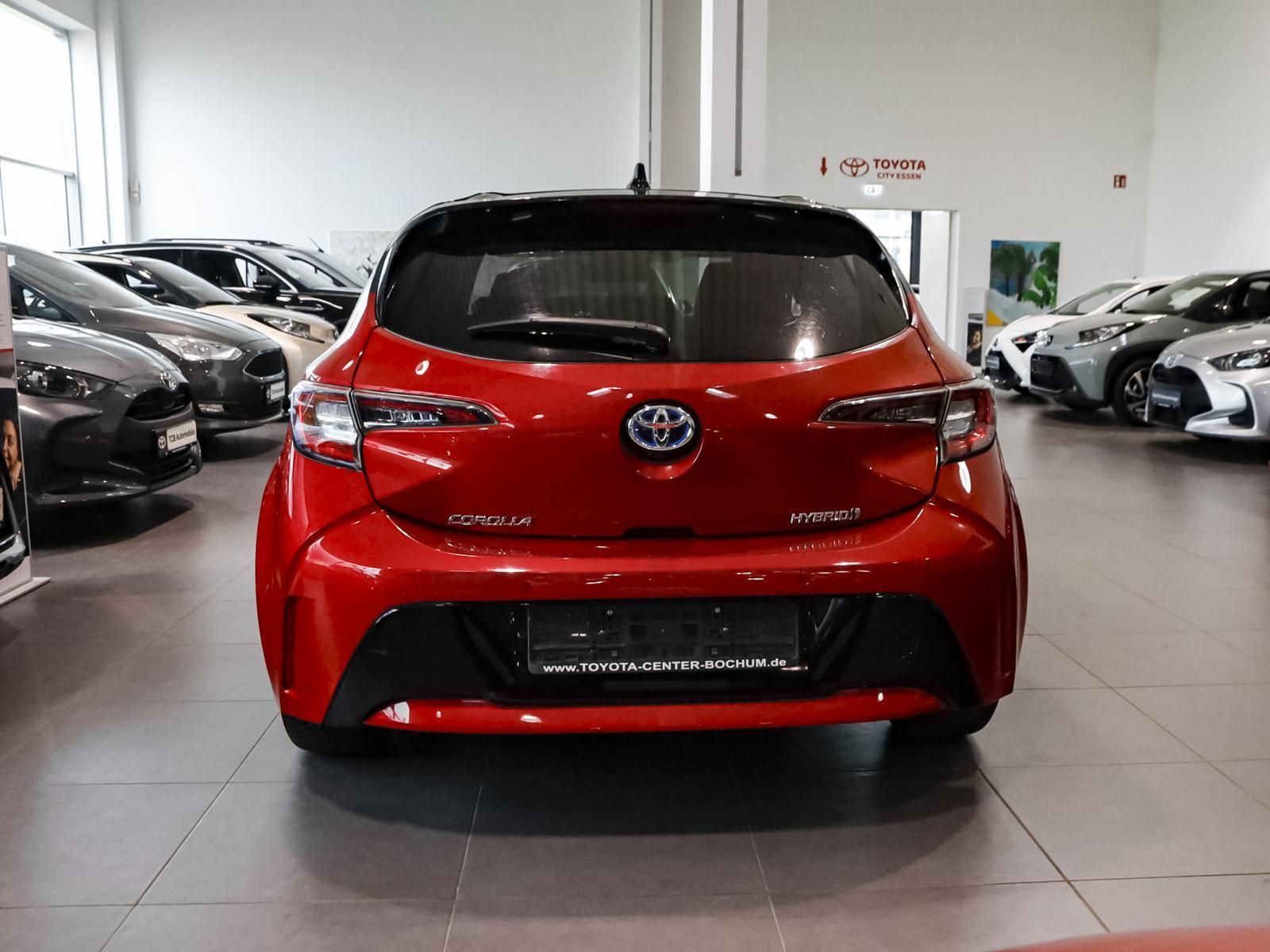 Toyota Corolla 1.8 Hybrid Team D Style - Samsaru's Car Outlet