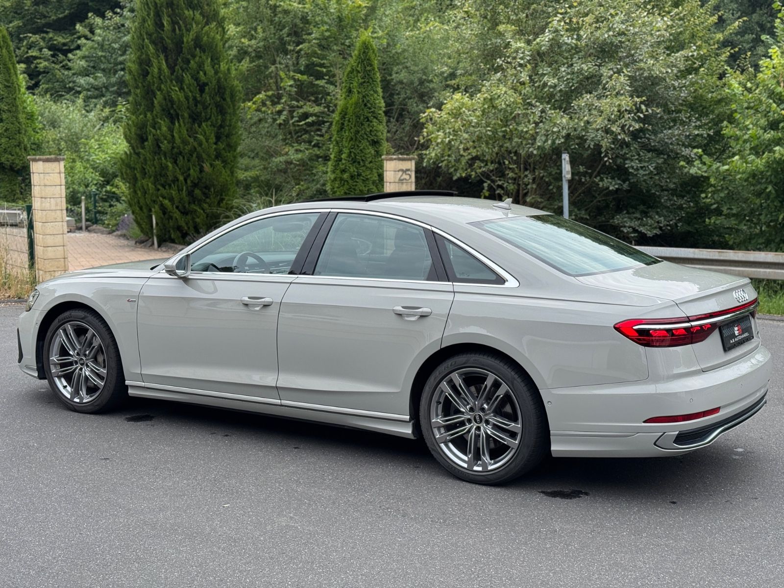 Audi A8 55 TFSI quattro S-line - Samsaru's Car Outlet