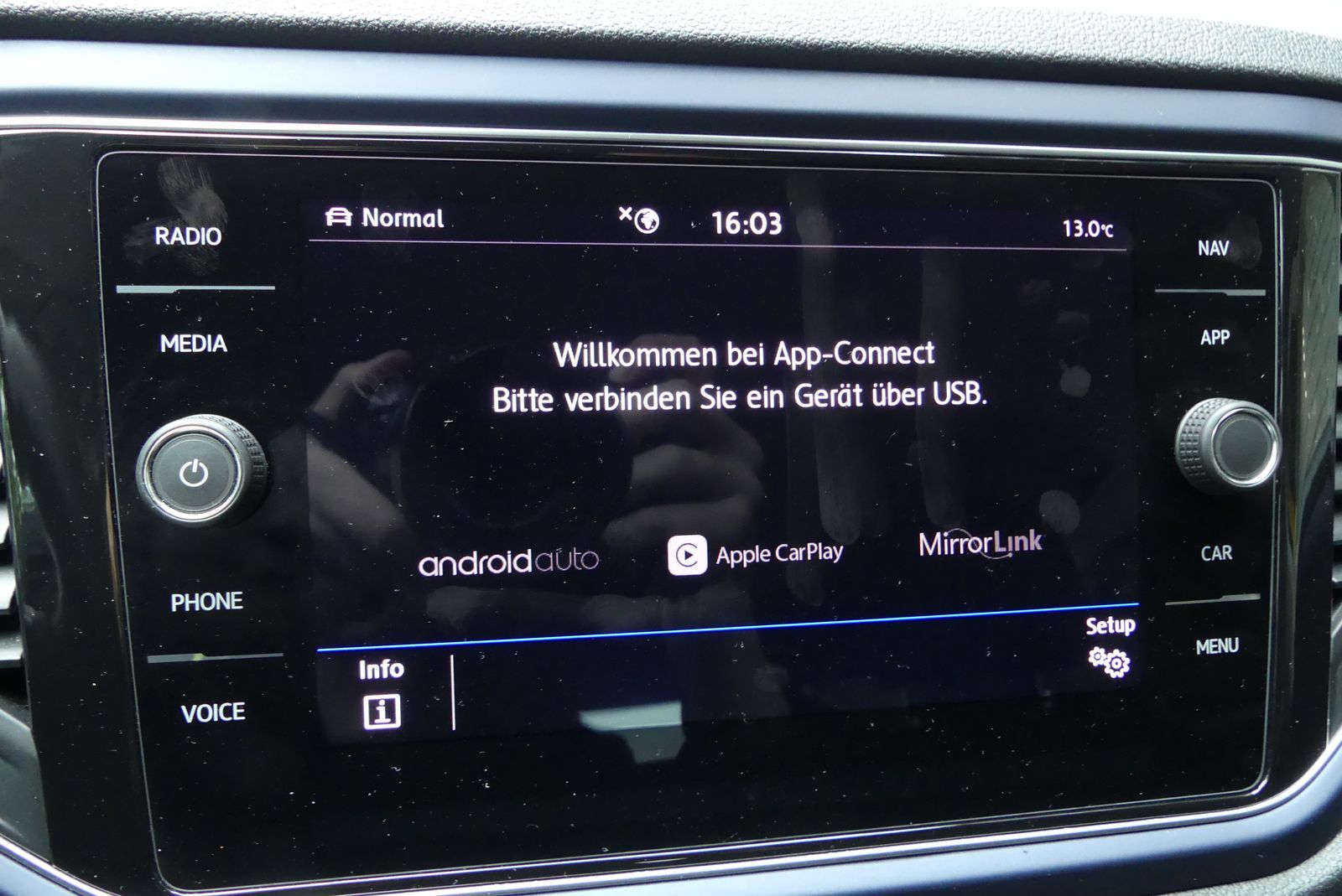 Volkswagen T-Roc United 1.5TSI - Samsaru's Car Outlet