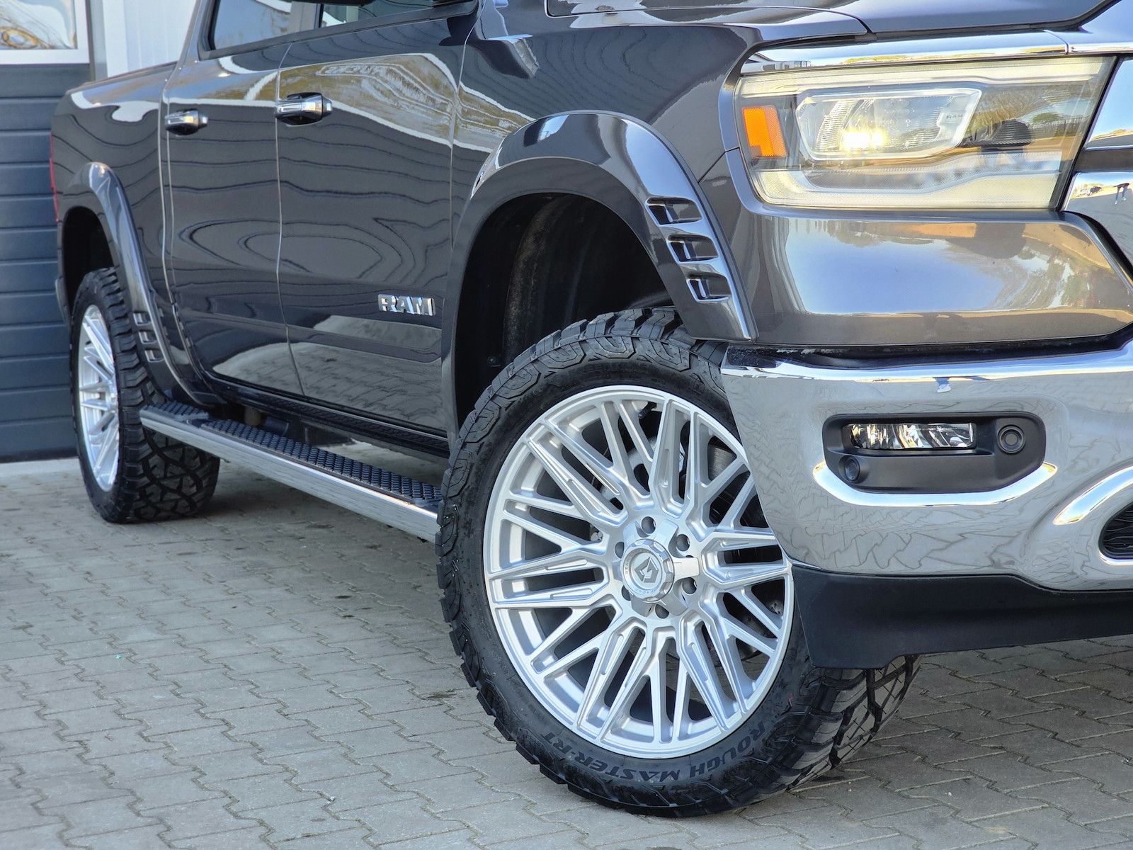 Dodge RAM 1500 5.7 4x4 Laramie Memory AHK LED 3.5´´ RC