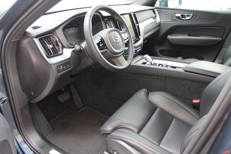 Volvo XC60 T8 Inscription  4C-ACC-StHzg-Massage-AHK