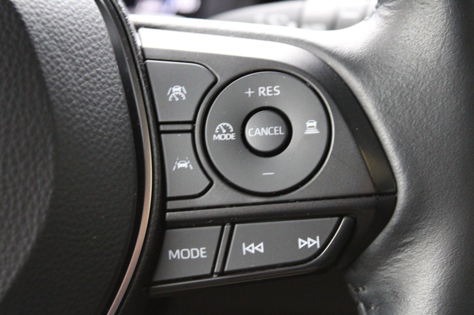 Toyota Corolla 2.0 Hybrid Lounge - Samsaru's Car Outlet