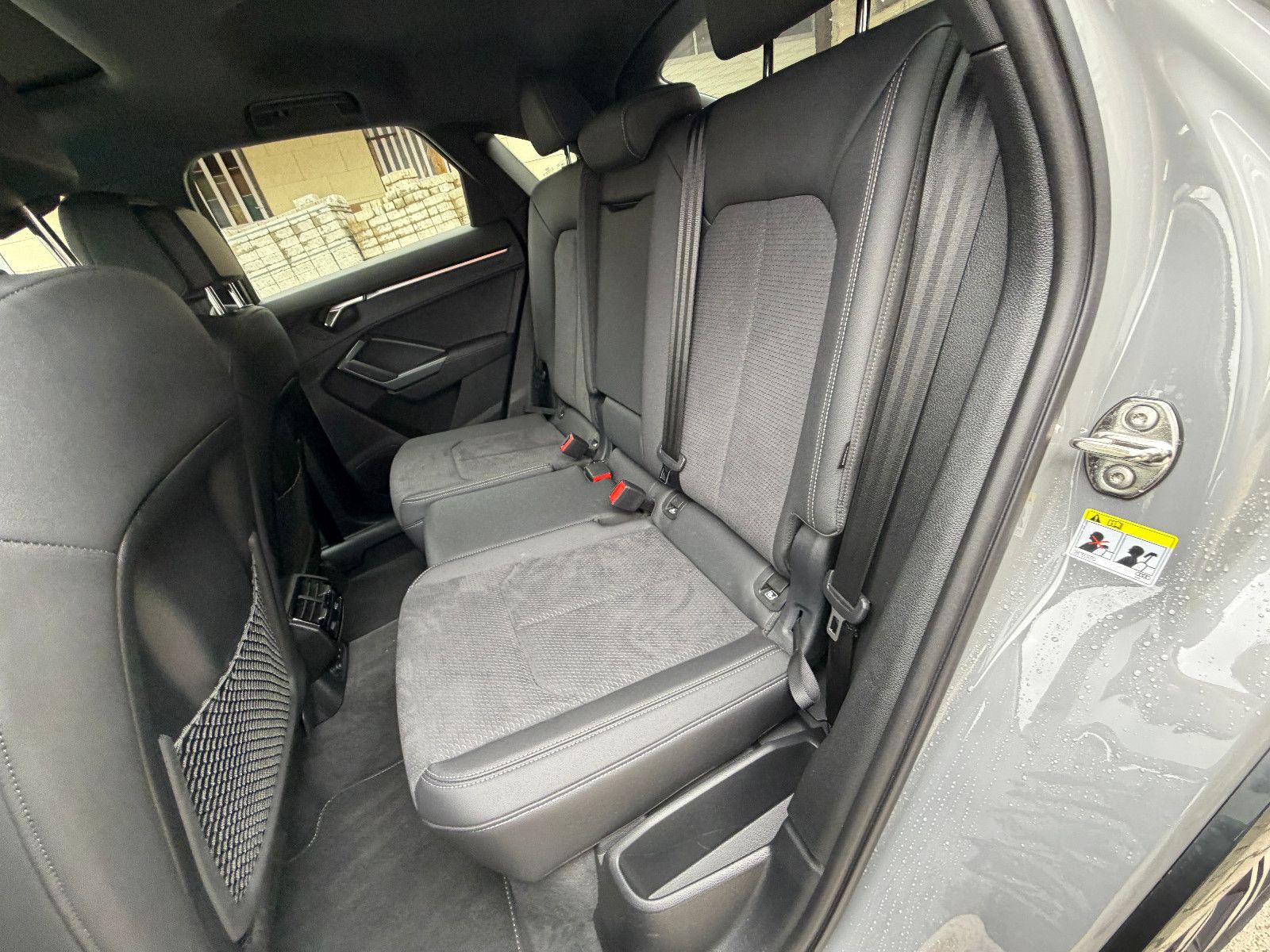 Audi Q3 Sportback 40 TFSI quattro S line, fast VOLL