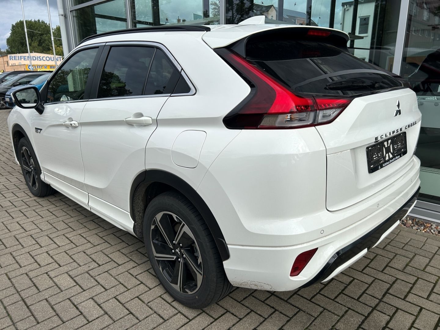 Mitsubishi Eclipse Cross PHEV Plus Select  4WD 2.4 Navi, So