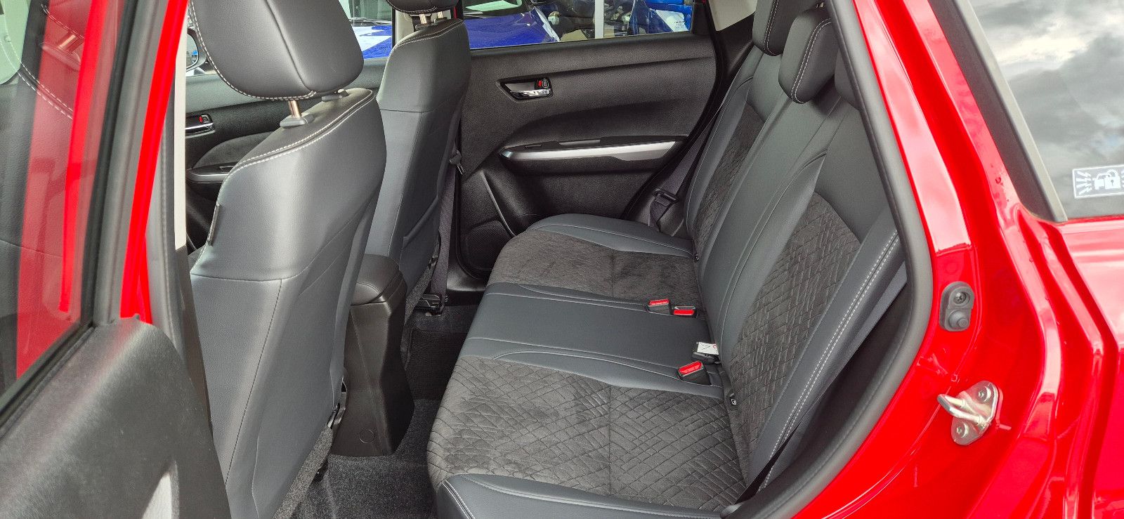 Suzuki Vitara DUALJET Hybrid Comfort+ AGS Allgrip - Samsaru's Car Outlet