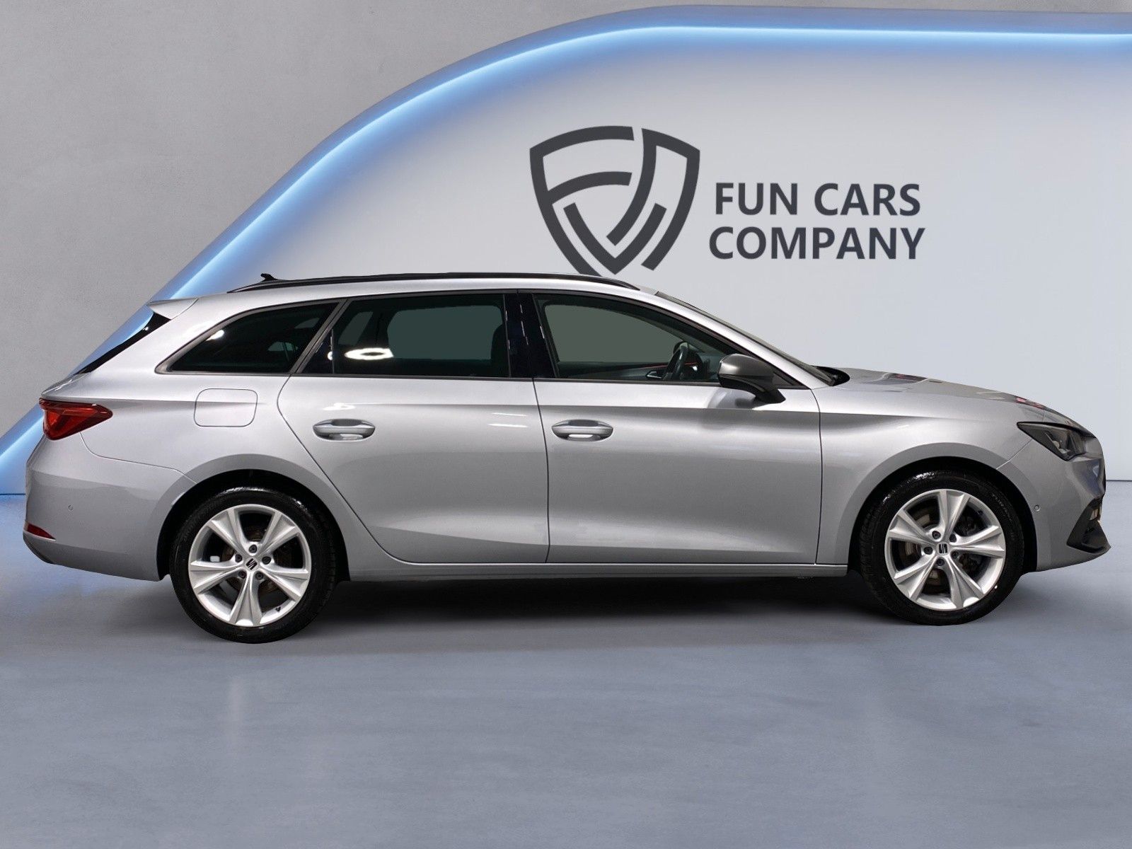 Seat Leon Sportstourer FR AHK Kamera Navi SHZ LED DAB