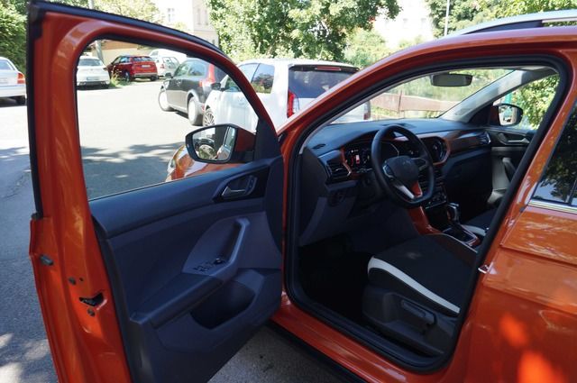 Volkswagen T-Cross R line - Samsaru's Car Outlet