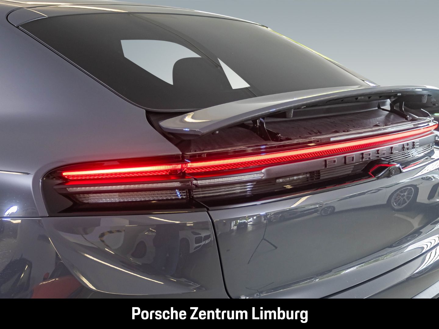 Porsche Macan 4S BOSE Luftfederung Panoramadach LED