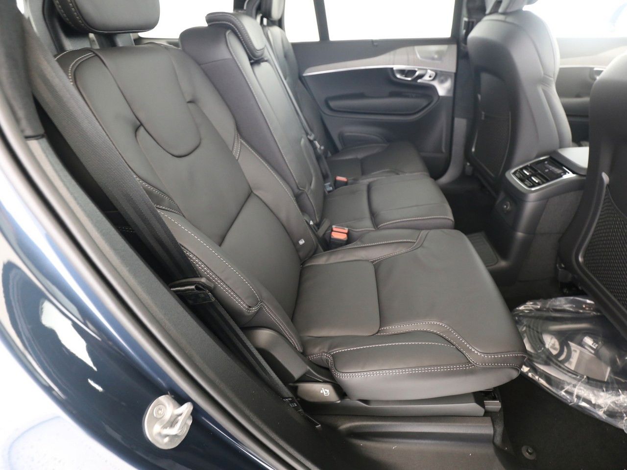 Volvo XC90 Ultra Dark Recharge Plug-In Hybrid AWD - Samsaru's Car Outlet