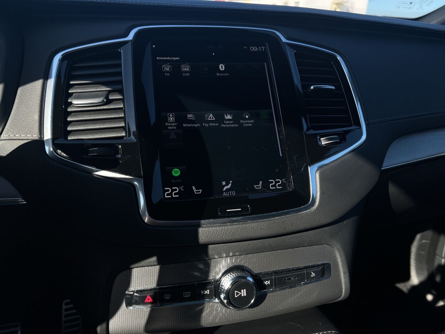 Volvo XC90 B5 D AWD R-Design 4ZKlima MassageSitze