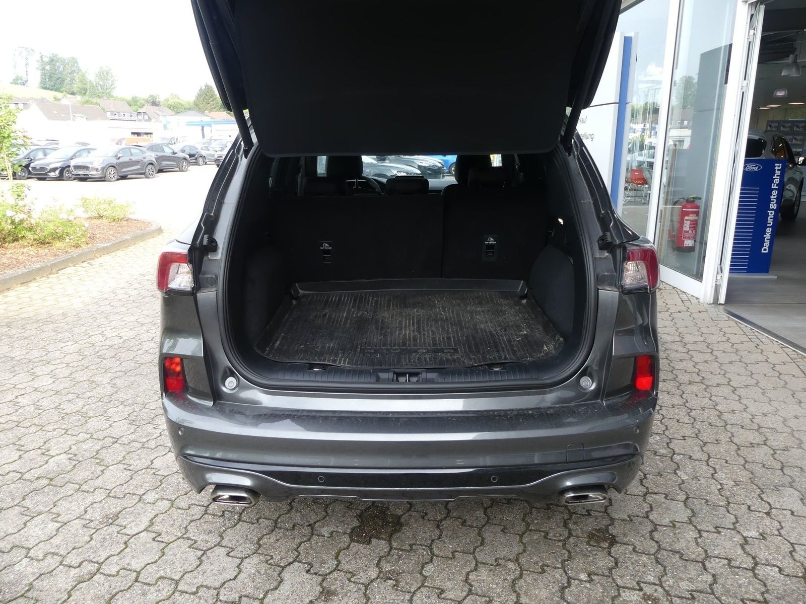 Ford Kuga ST-LINE X 2.5 FHEV 190PS AWD - Samsaru's Car Outlet