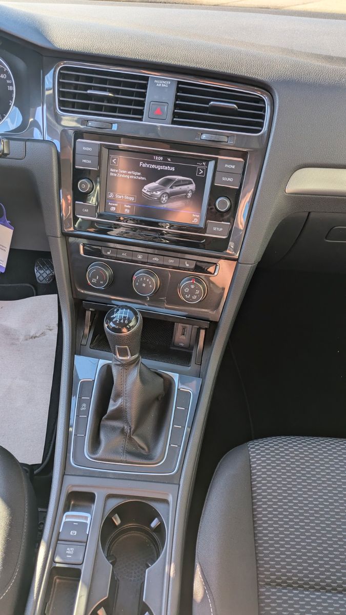 Volkswagen Golf VII Variant Trendline - Samsaru's Car Outlet