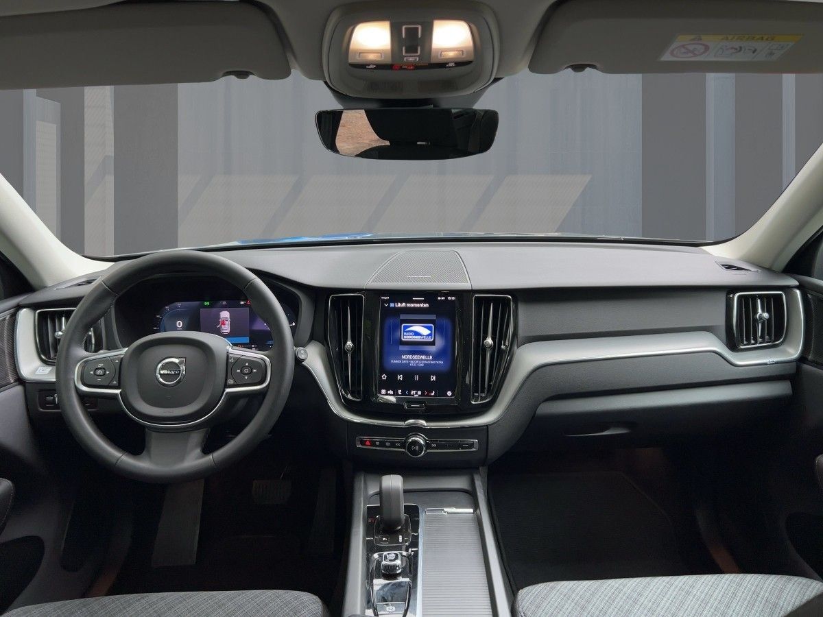 Volvo XC 60 T6 Plug-In Panorama Allrad Luftfahrwerk