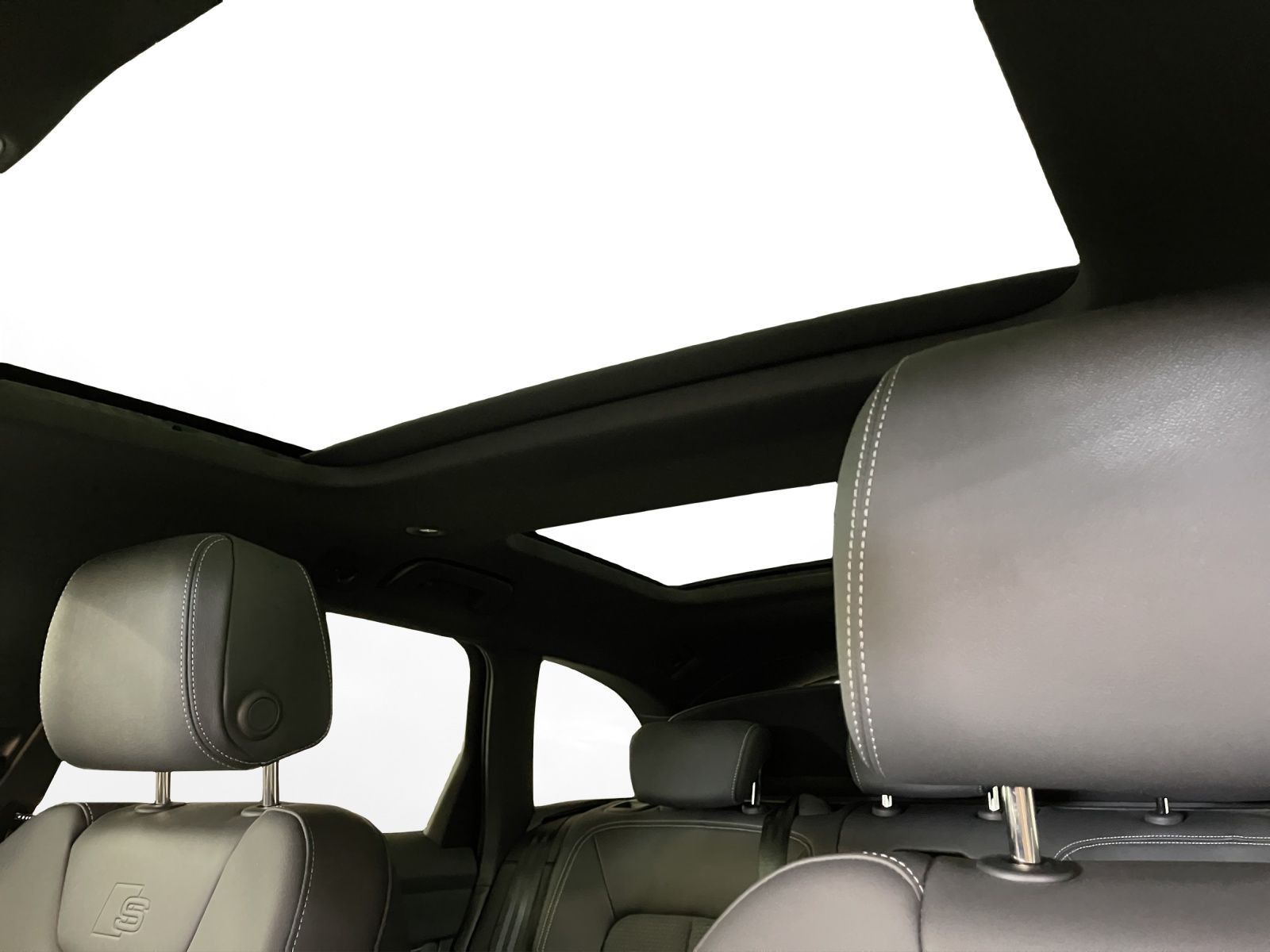 Audi A6 Avant 50 TFSIe qu. S line - Samsaru's Car Outlet