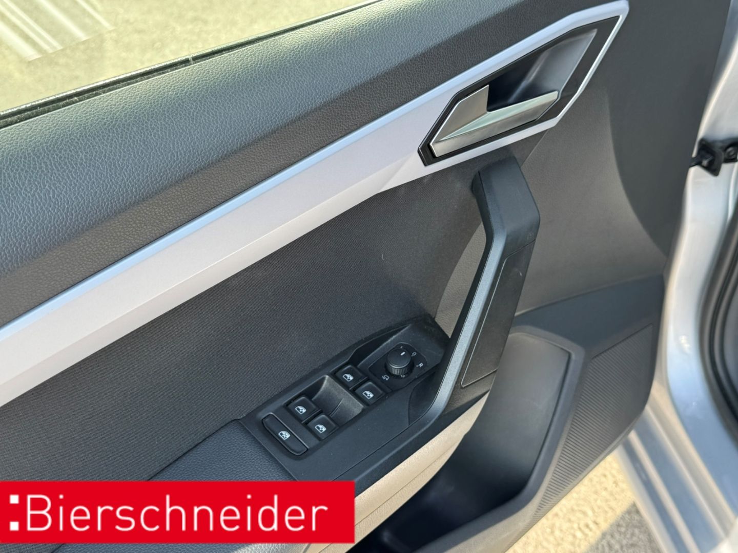 Seat Leon Sportstourer 2.0 TDI DSG Style - Samsaru's Car Outlet